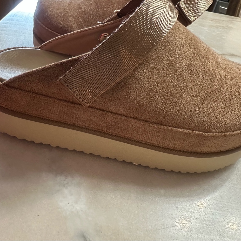 Tan Slingback Shoe - Picture 12 of 15